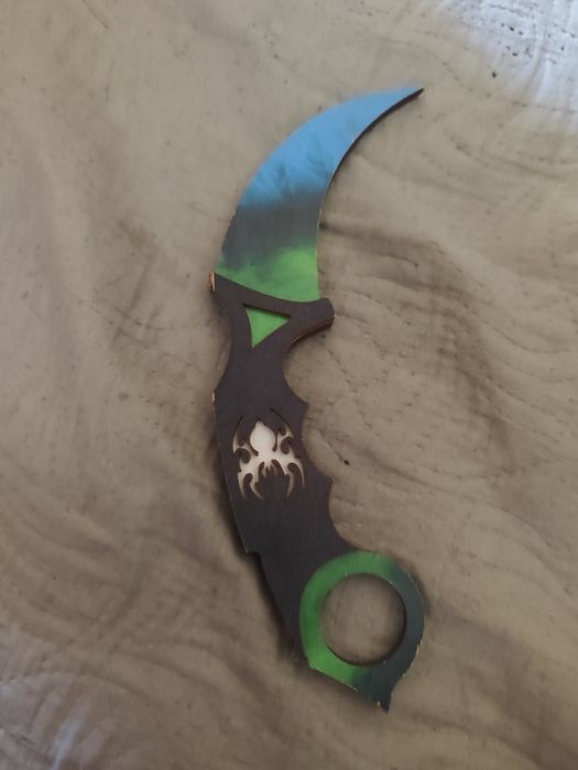 Karambit nieużywany