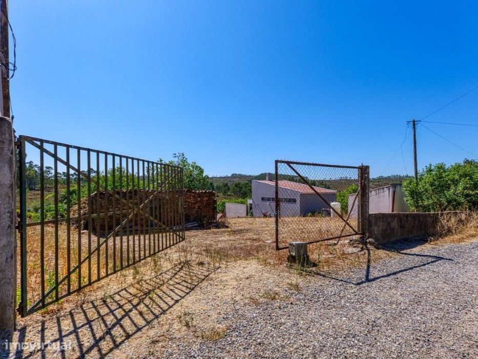 Casa Tradicional Em Pedra Para Reconstrução | Terreno Com Água | Br...
