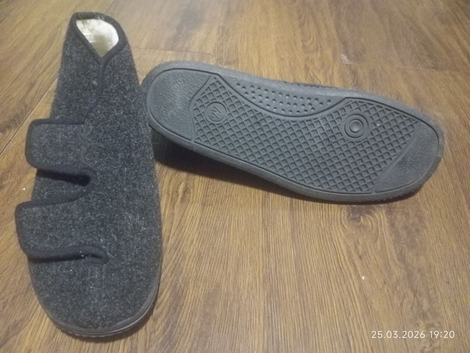 Продам вовняні чоловічі капці