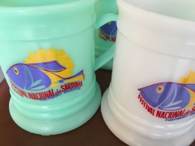 Conjunto de 4 canecas em plástico do Festival da sardinha de Portimão