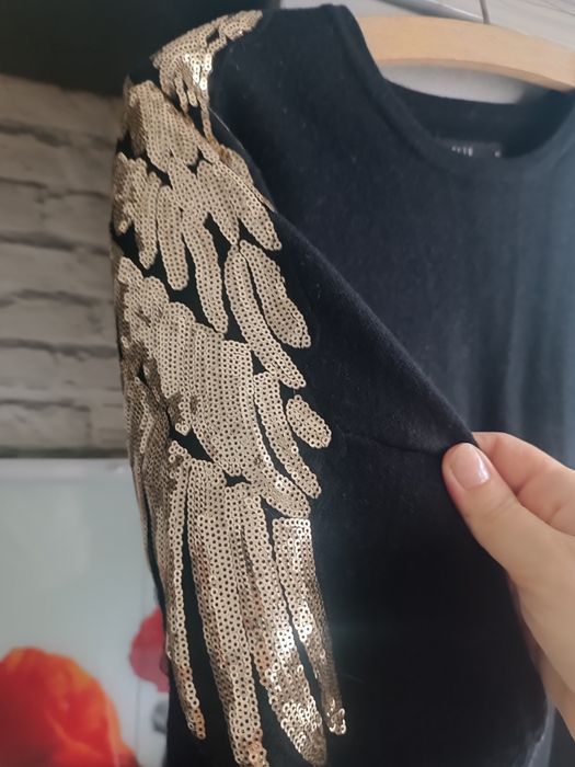 Sweterek czarny Mohito XL złote cekiny.Stan idealny