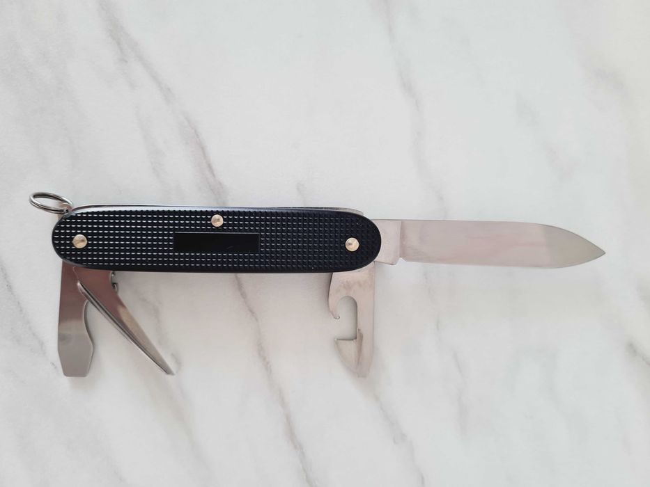 Victorinox Pioneer Alox Black + opakowanie