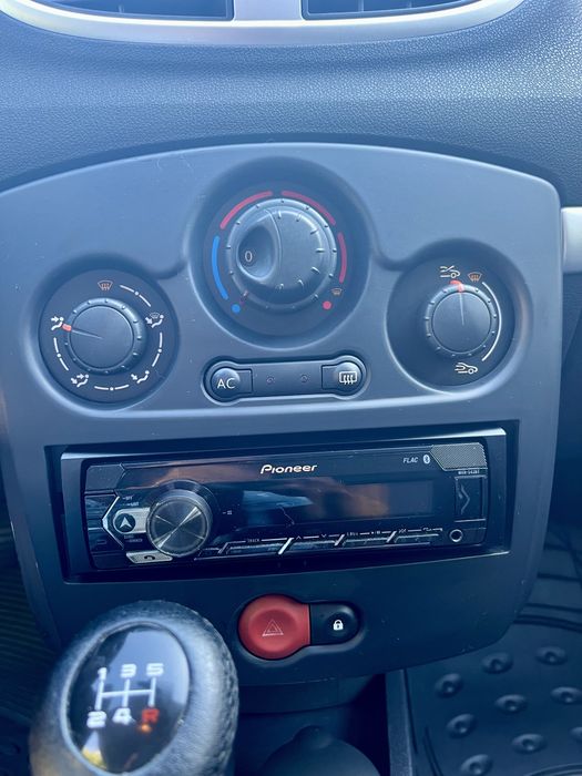 Renault Clio 2 lugares 4,5L/100