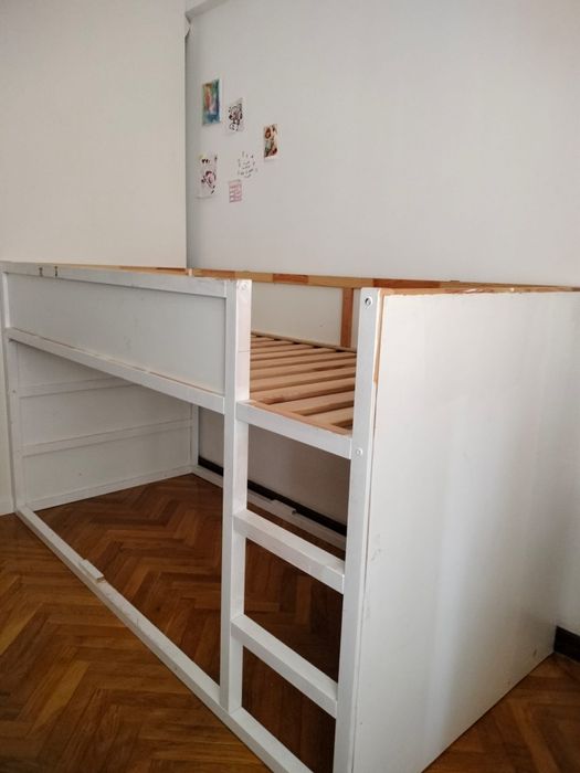 Beliche IKEA com cobertura tema casa