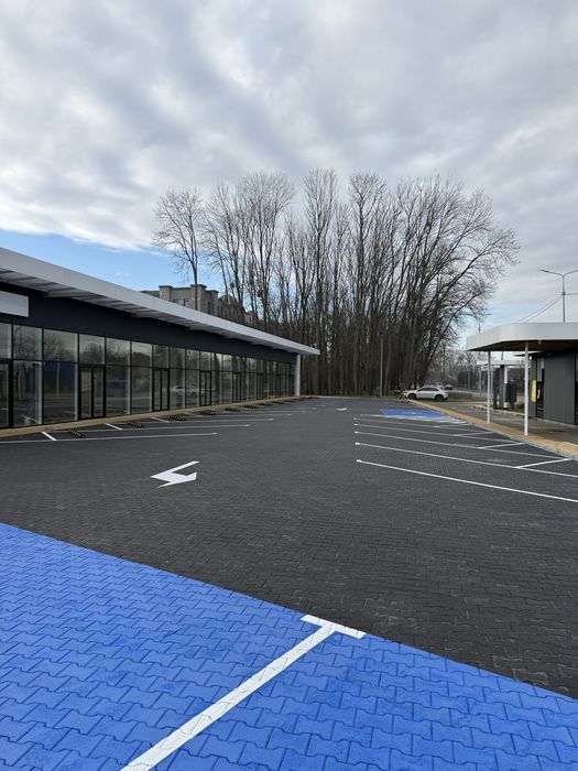 Продам комерційні приміщення. Світло є завжди !