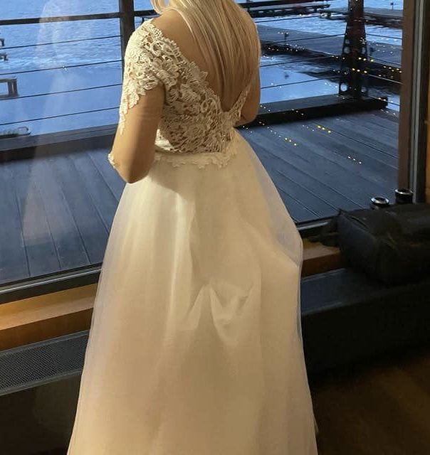 Suknia Ślubna rozniar 36 kolor Ivory