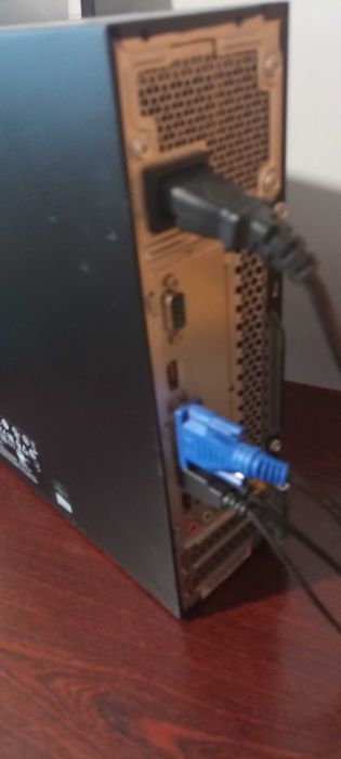 Komputer stacjonarny Lenovo (MYSZ + KLAWIATURA GRATIS)