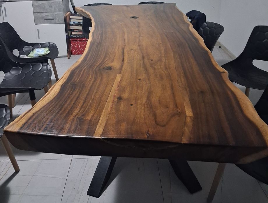 Duzy Stół z  Naturalnego Cedrowego Drzewa