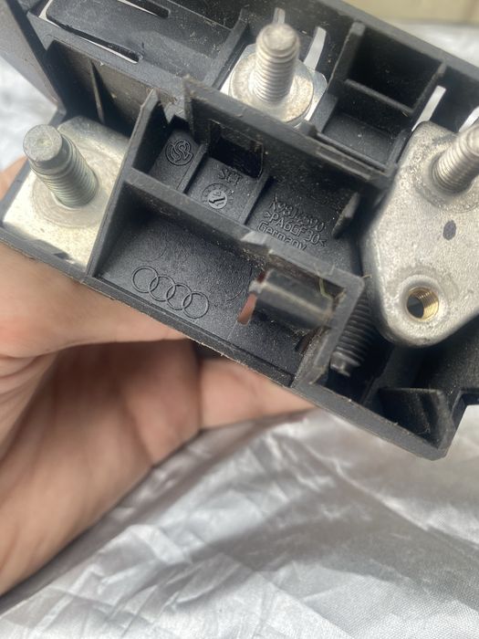 Клема акумулятора плюсова Audi A6 C6 vw Tiguan Golf 6 Polo K98J4590