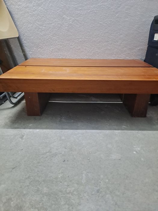 Mesa de centro em madeira de cerejeira  Medidas 94x62x26