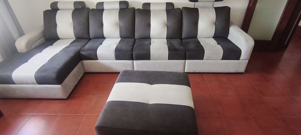 Sofá com chaise longue + puff