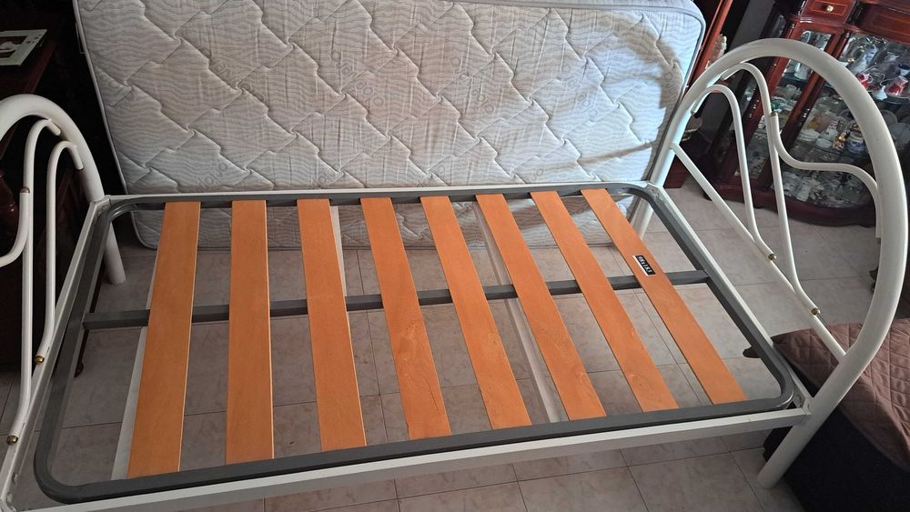 Cama + Estrado + Colchão, (98x183)