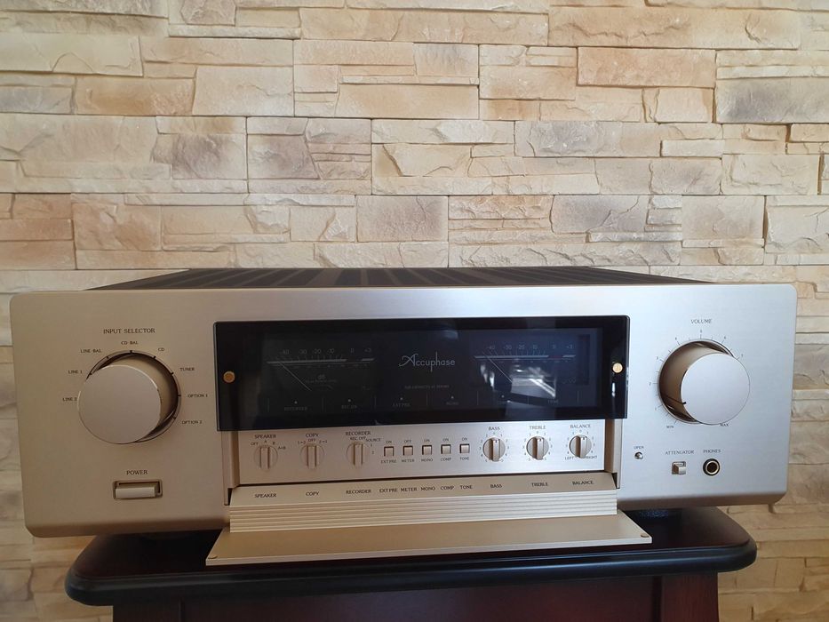 Wzmacniacz Accuphase E-308