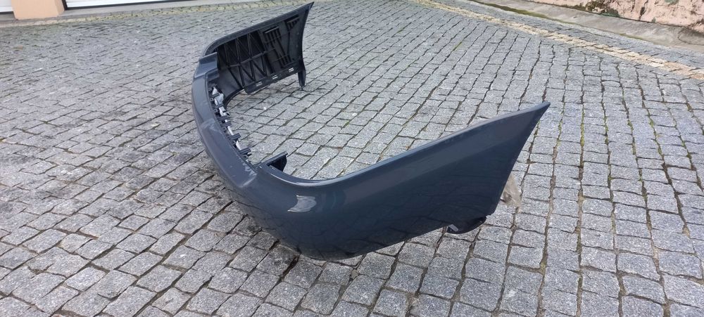 AUDI A4 B5 (8D)-NOVO Para-Choques Carrinha(1996 até 1999)NOVO ORIGINAL