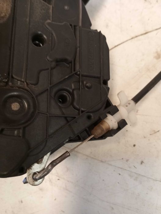 Fechadura / fecho porta frente esquerdo VW Scirocco