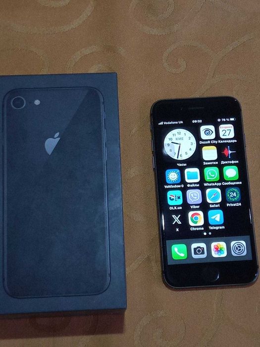 iPhone 8,    64 Гб