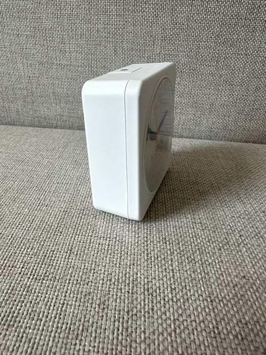 Braun BC03W - klasyczny zegar, budzik