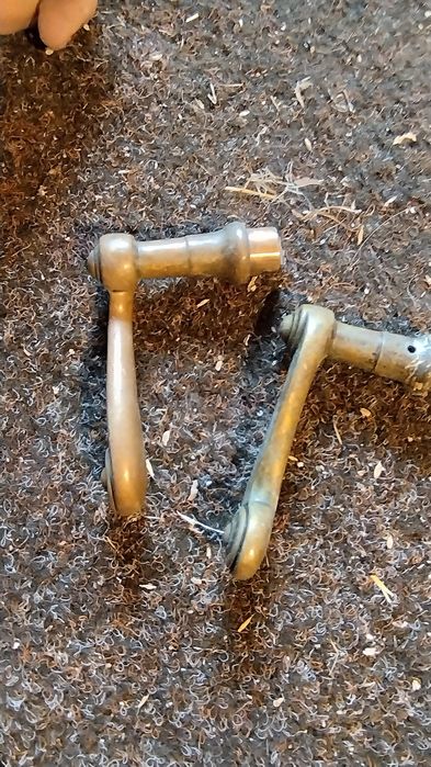 Klamka w stylu retro . mosiądz