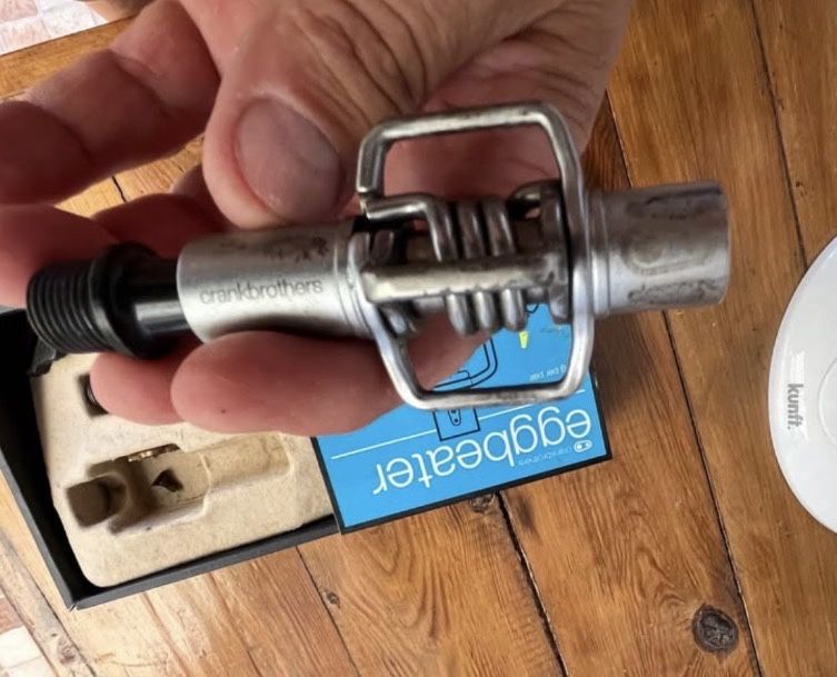 Vendo pedais encaixe btt