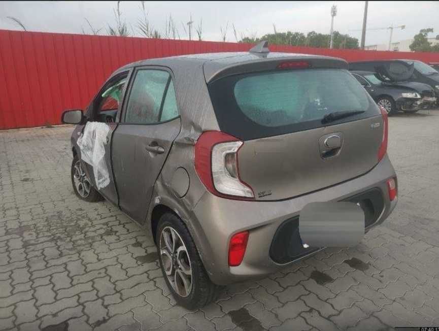 KIA Picanto 1.0 Salvado
