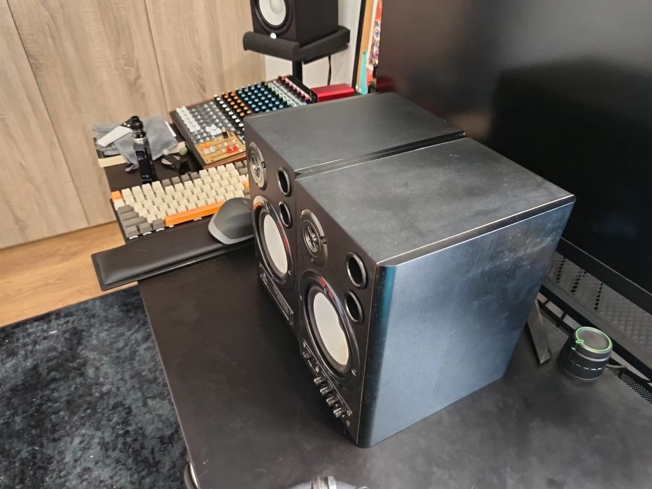 Behringer MS40 - Monitores de Estúdio