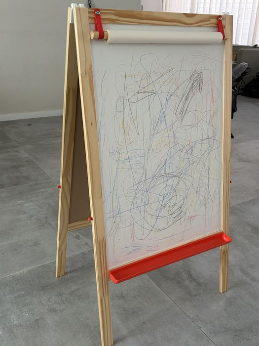 Cavalete ikea Mala para criança