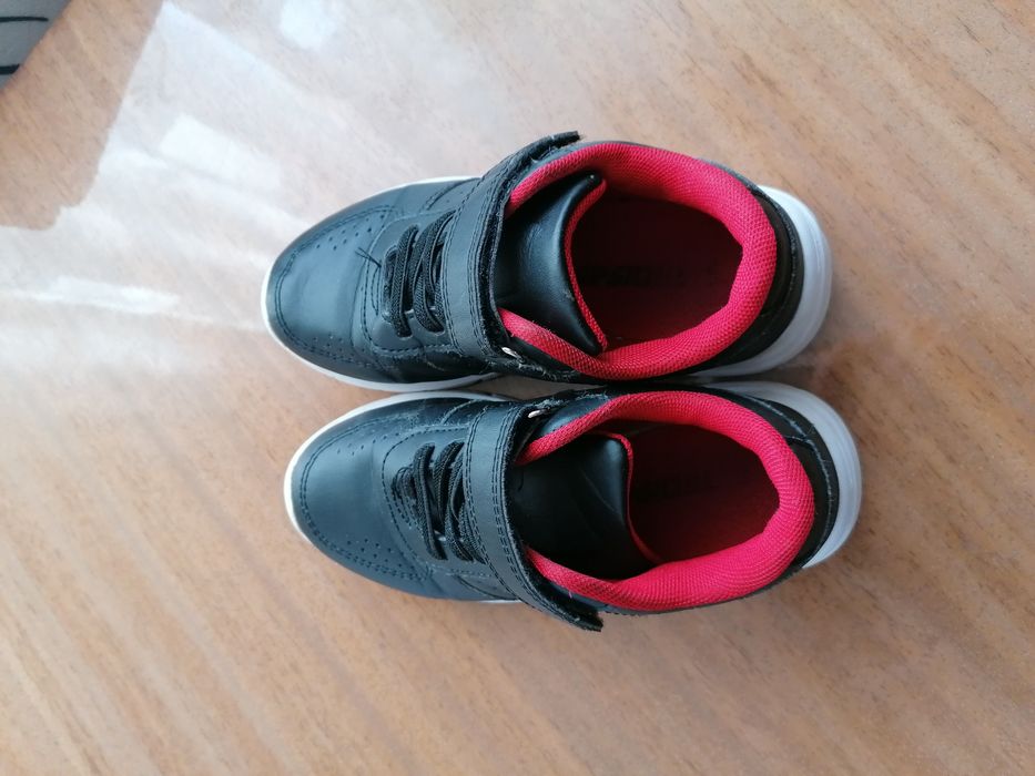 Кроссовки на мальчика