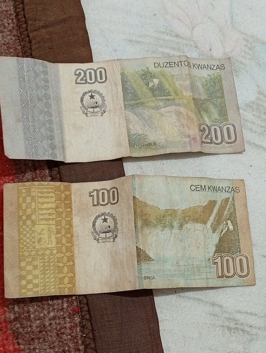 Trezentos Kuanzas em notas