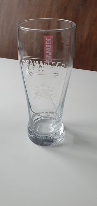 Sześć szklanek do piwa Żywiec + siódma gratis w przypadku odbioru osobistego.