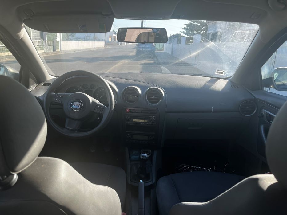 Seat Ibiza em bom estado.