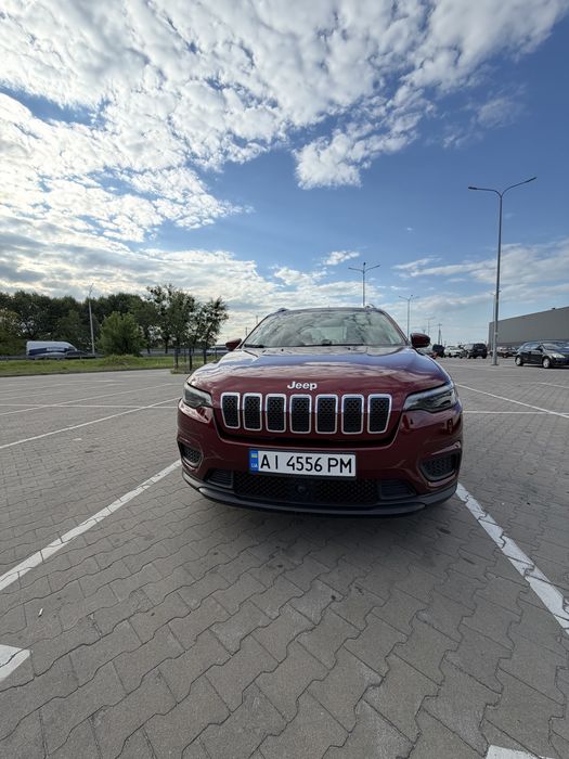 Продам авто Jeep Cherokee