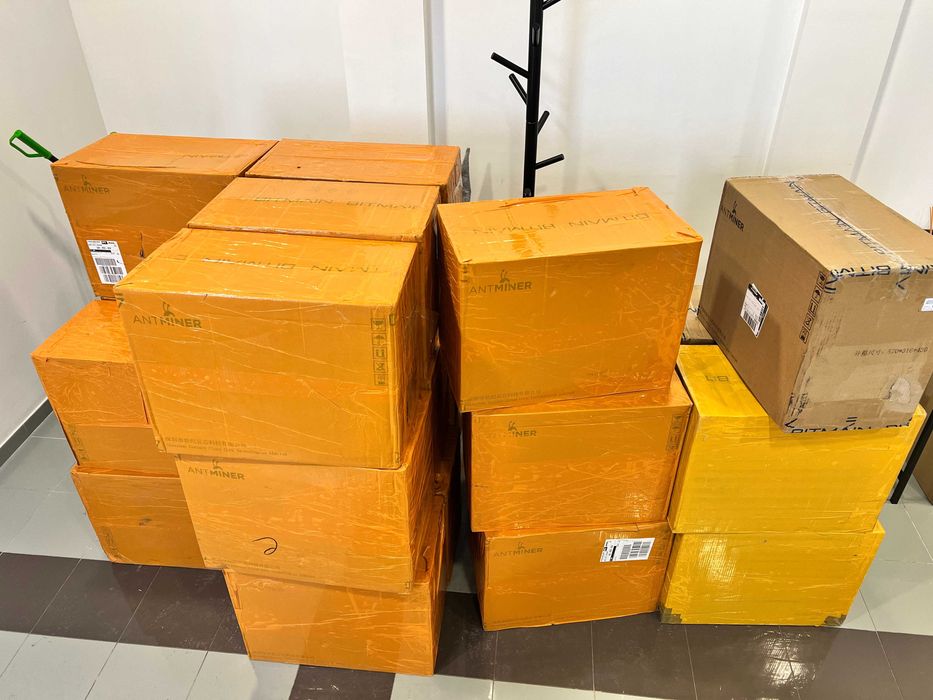 Кількість Б/в Майнери Asic Bitmain Antminer S19 90 Th 3100Вт +Гарантія