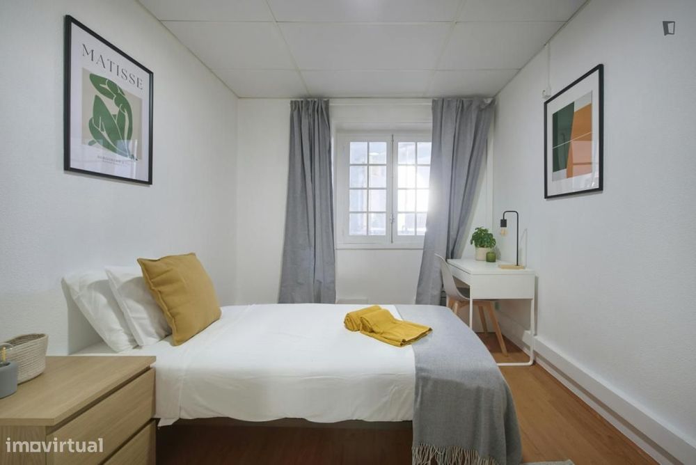 Quarto - localizado em Avenida da Liberdade Lisbon