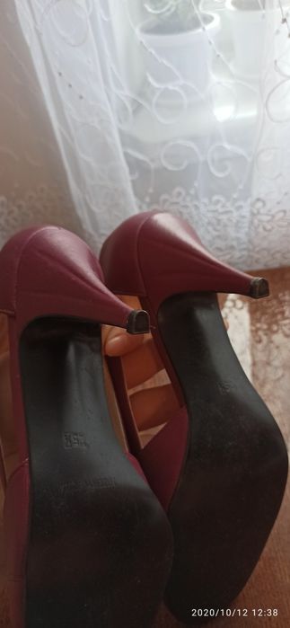 Продам туфли женские