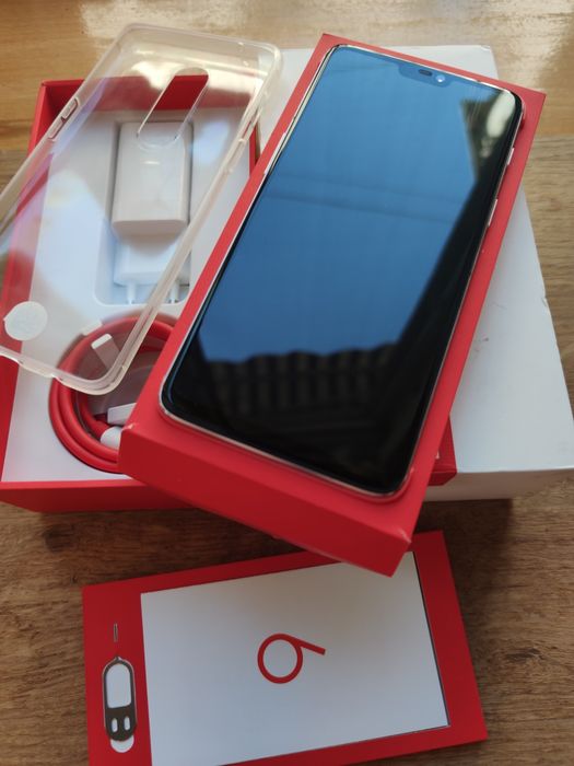Абсолютно новый One plus 6 8/128gb 6.28" 16+20 Мп