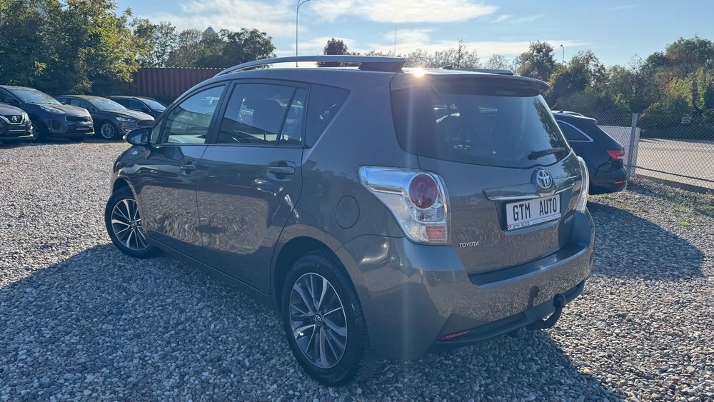 Toyota Verso Pełny serwis Nowe Opony Stan idealny!!!