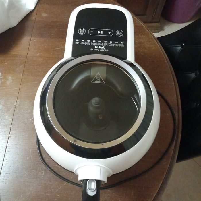 Air Fryer Tefal usada