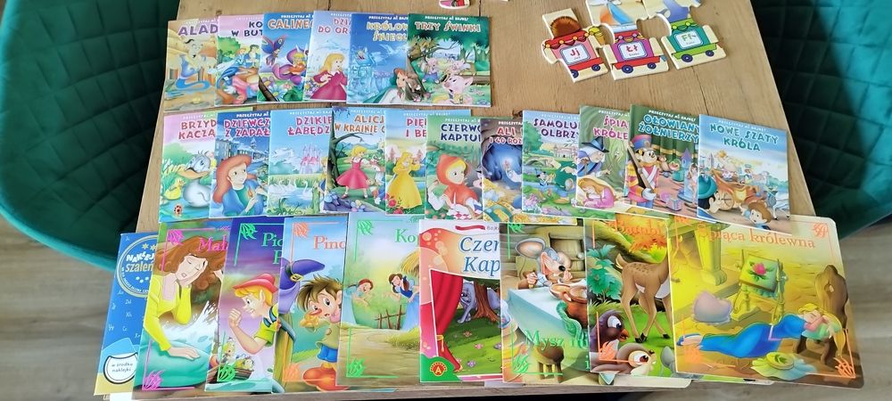 Zabawki,projektor,drewniane klocki