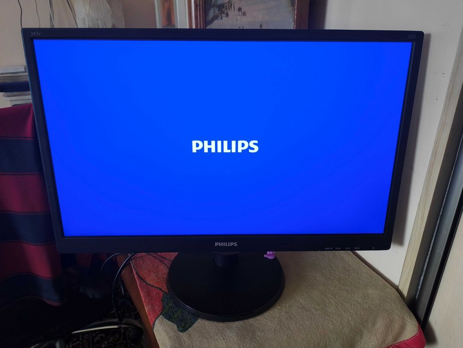 Led монітор 24" Philips 243V5Q 75 Hz Full HD