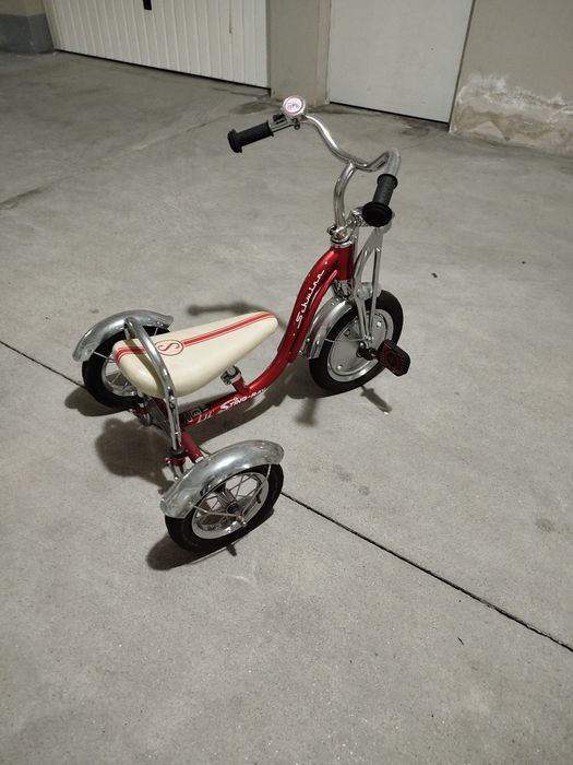 Triciclo Schwinn Lil Sting Ray vintage vermelho