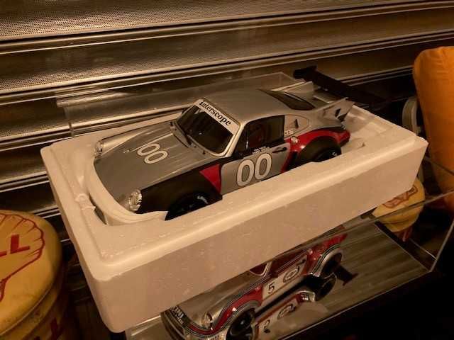 Miniatura 1:12 Porsche 911 CMR Novo