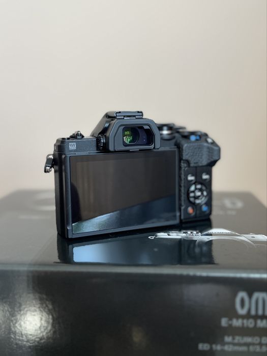 Olympus  E-M10 Mark IV