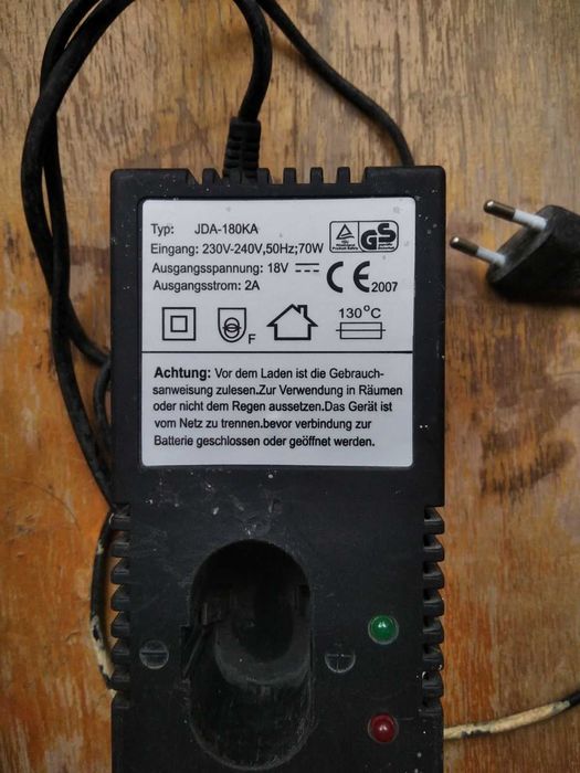 Зарядний пристрій Einhell 18В для шуруповерта