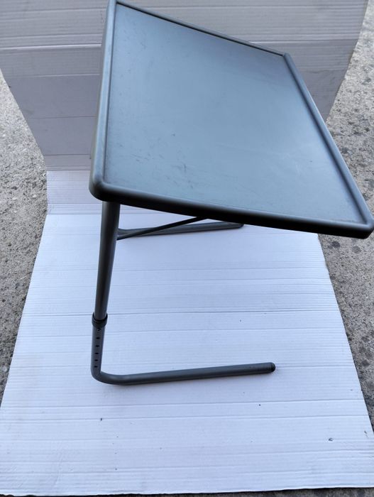 Mesa de apoio para computador c/ ofera