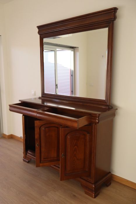 Sapateira com espelho