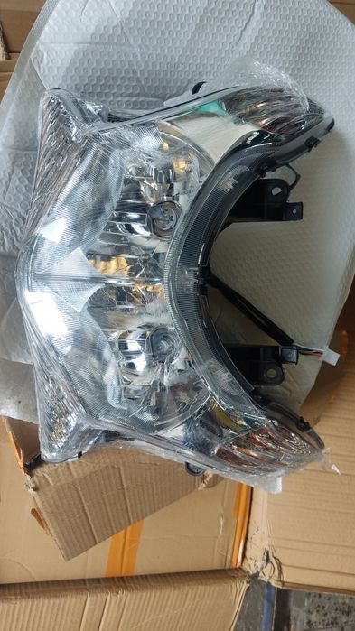 Farol Honda PCX de 2010 a 2013