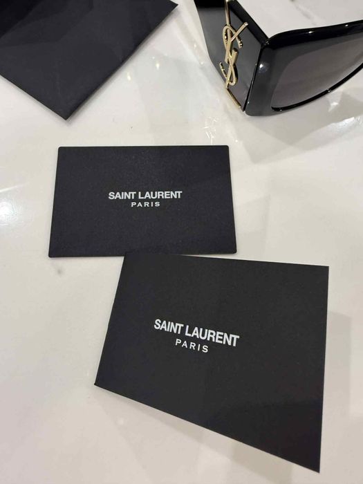 Okular przeciwsłoneczne damskie YSL
Yves Saint Laurent
Yves Saint Laur