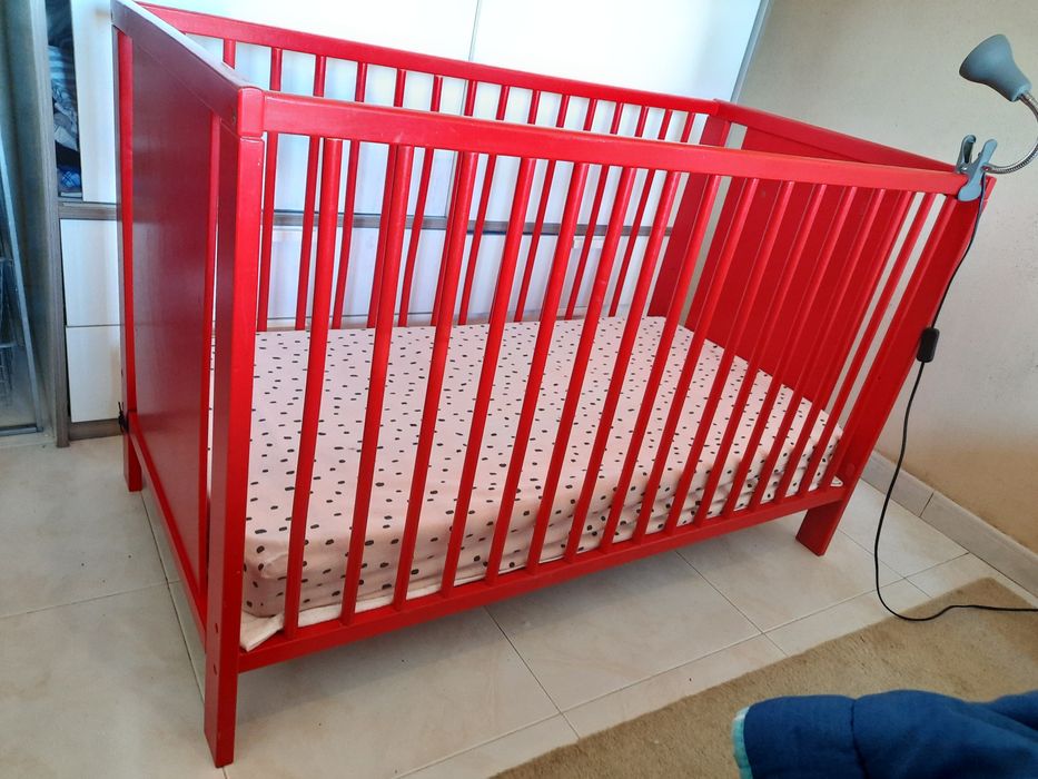 Berço ikea com colchão