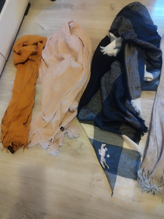 Paka szale, szaliki, chusty damskie Reserved i inne