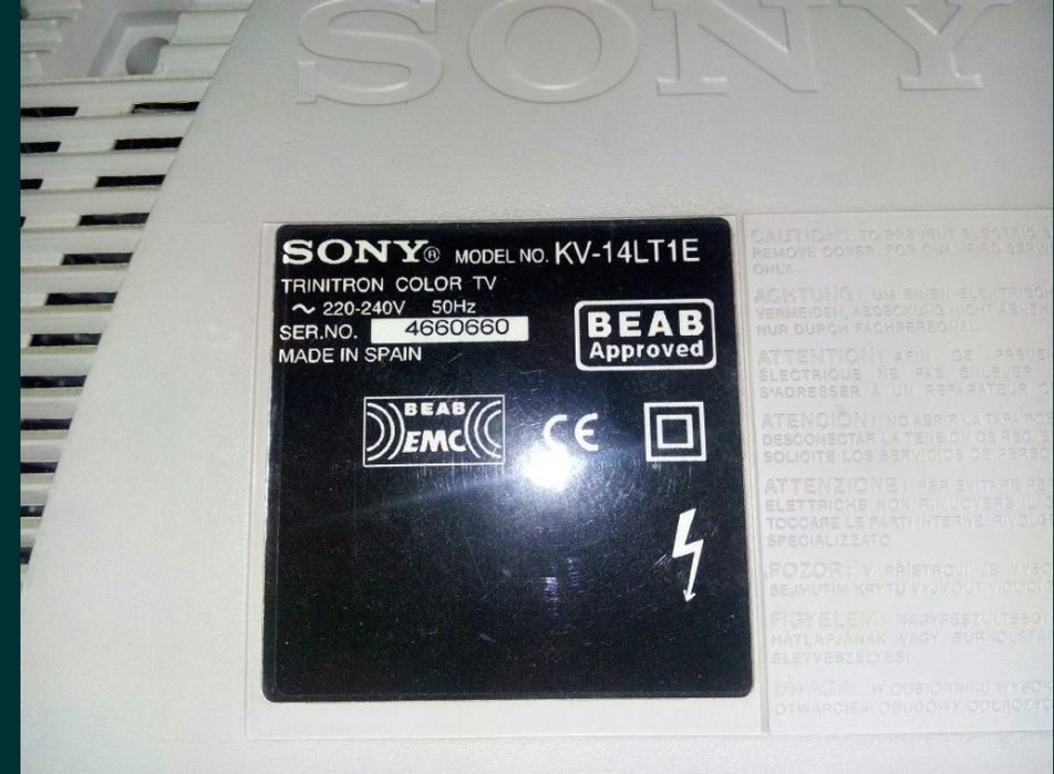 Tv Sony KV _LTe  37cm em bom estado.     RESERVADO